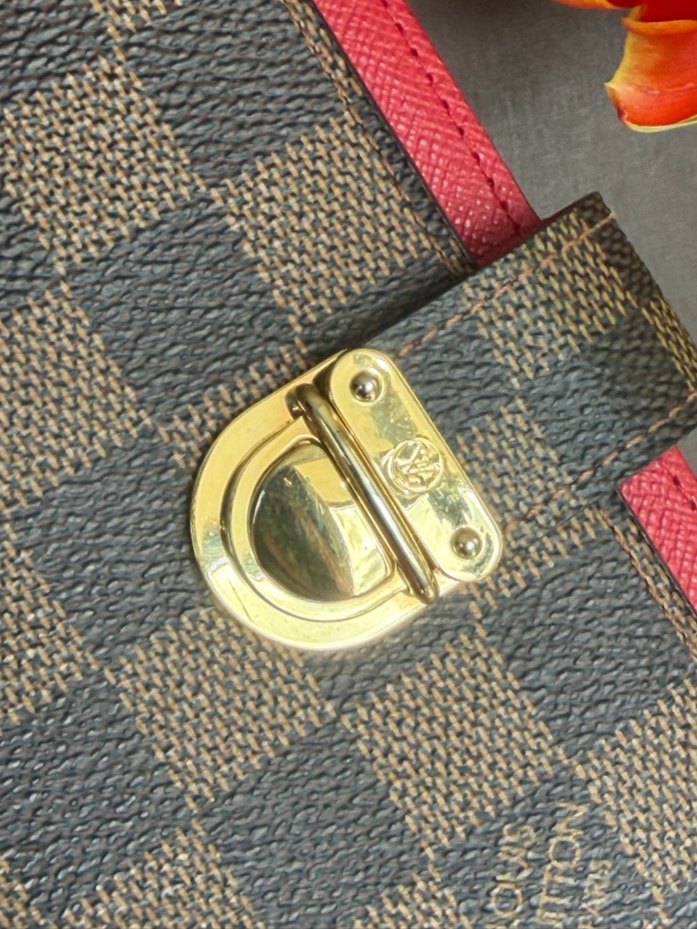 LOUIS VUITTON Damier Ebene Koala Agenda Cover - Picture 4 of 10